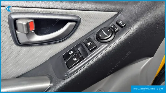 HYUNDAI STAREX GUARD CAR OF CHILDREN