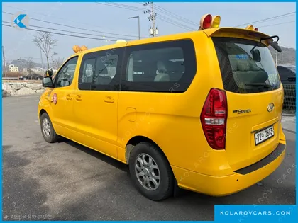 HYUNDAI STAREX GUARD CAR OF CHILDREN
