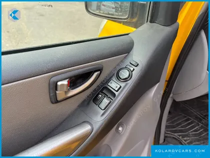 HYUNDAI STAREX GUARD CAR OF CHILDREN