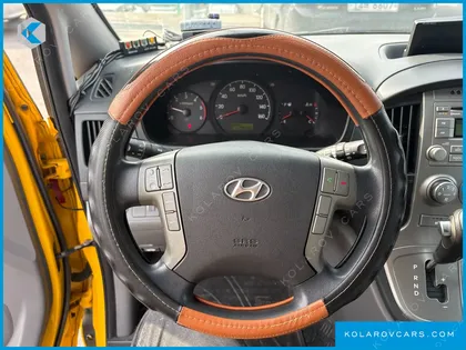 HYUNDAI STAREX GUARD CAR OF CHILDREN