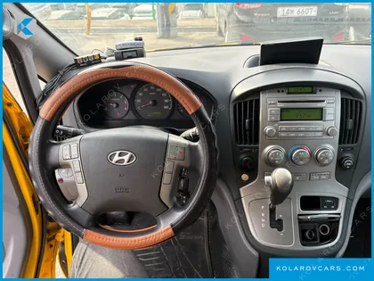 HYUNDAI STAREX GUARD CAR OF CHILDREN