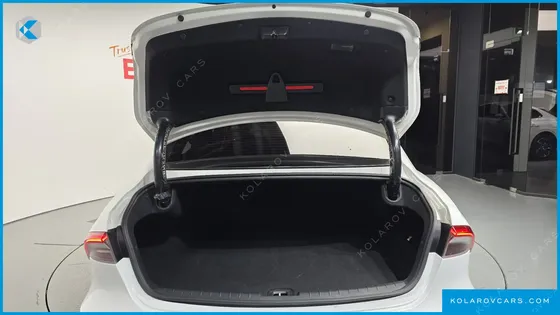 HYUNDAI GRANDEUR 3.0 LPI RENT CAR