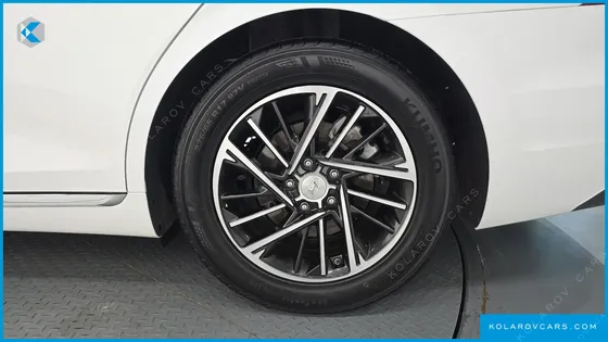 HYUNDAI GRANDEUR 3.0 LPI RENT CAR