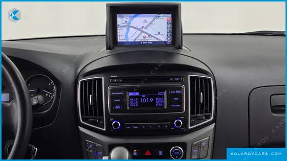 HYUNDAI STAREX 12-SEATER WAGON
