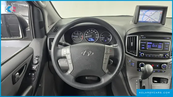 HYUNDAI STAREX 12-SEATER WAGON