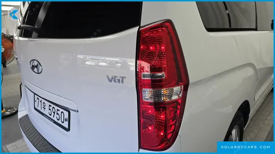 HYUNDAI STAREX 12-SEATER WAGON