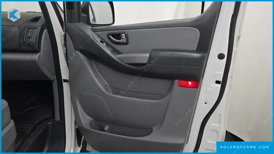 HYUNDAI STAREX 12-SEATER WAGON