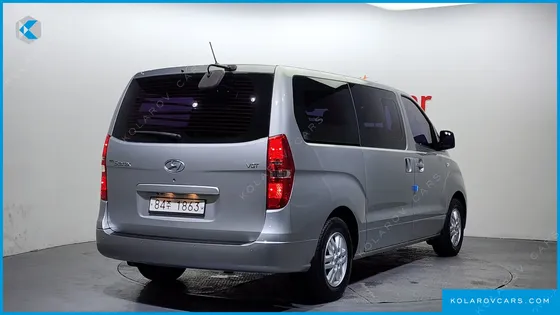 HYUNDAI STAREX 5-SEATER VAN