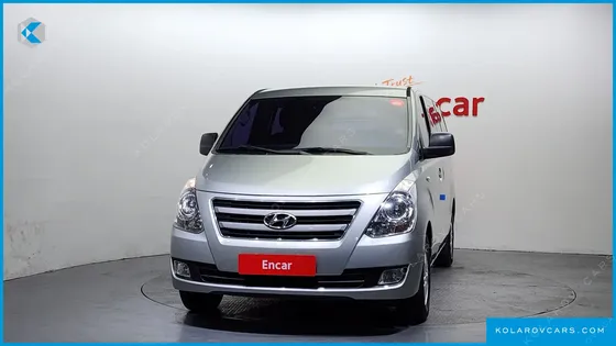 HYUNDAI STAREX 5-SEATER VAN