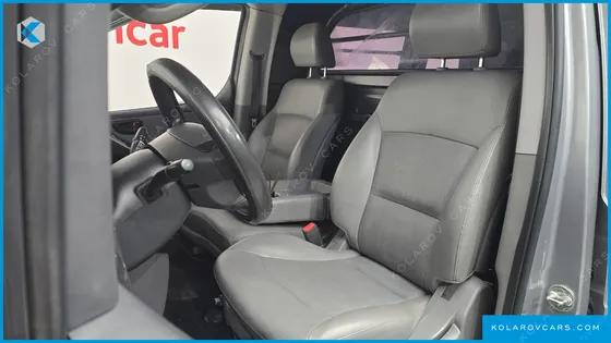 HYUNDAI STAREX 3-SEATER VAN