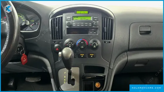 HYUNDAI STAREX 3-SEATER VAN