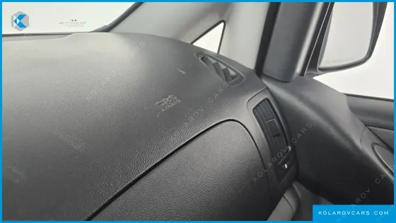 HYUNDAI STAREX 3-SEATER VAN