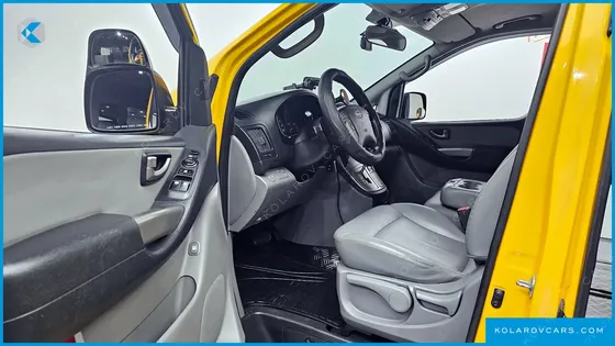 HYUNDAI STAREX GUARD CAR OF CHILDREN