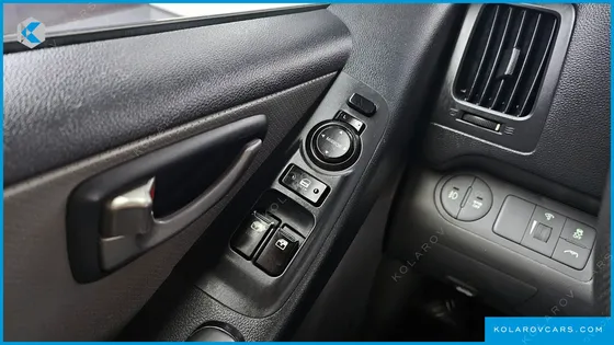 HYUNDAI STAREX GUARD CAR OF CHILDREN