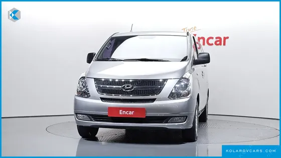 HYUNDAI STAREX 5-SEATER VAN