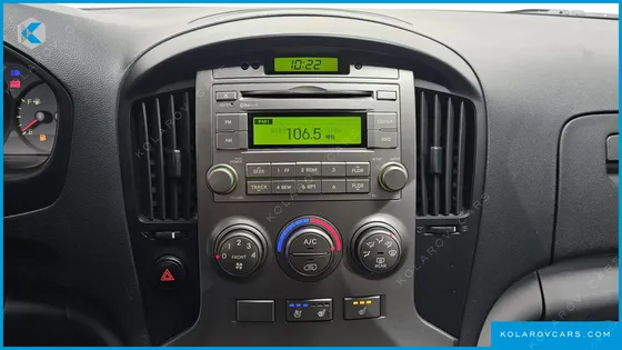 HYUNDAI STAREX 5-SEATER VAN