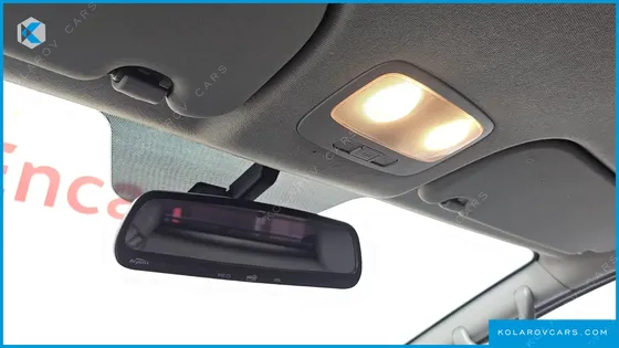 HYUNDAI STAREX 5-SEATER VAN