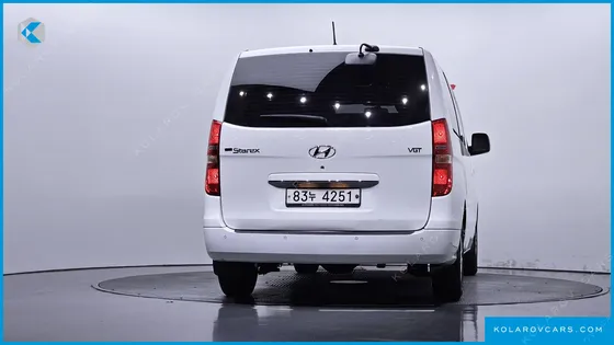 HYUNDAI STAREX 5-SEATER VAN