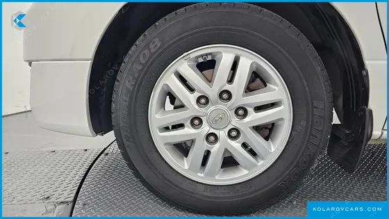 HYUNDAI STAREX 5-SEATER VAN