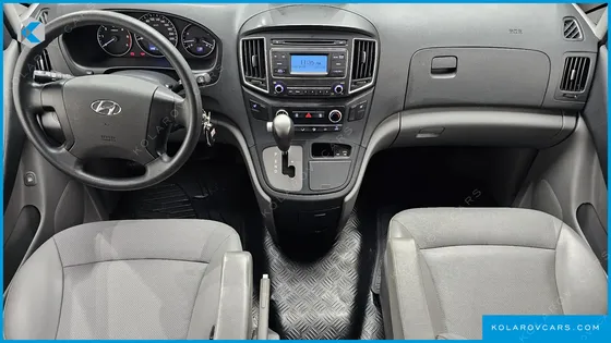 HYUNDAI STAREX 5-SEATER VAN