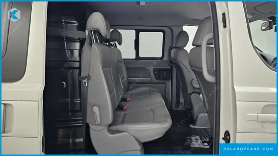 HYUNDAI STAREX 5-SEATER VAN