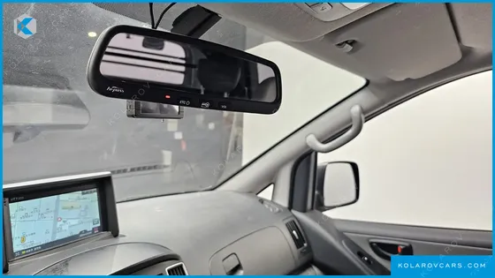 HYUNDAI STAREX 5-SEATER VAN