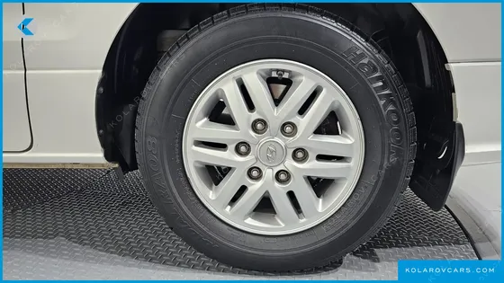 HYUNDAI STAREX 5-SEATER VAN