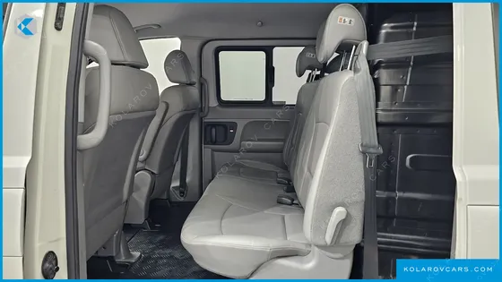 HYUNDAI STAREX 5-SEATER VAN