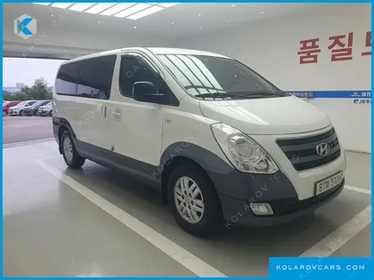 HYUNDAI STAREX 5-SEATER VAN