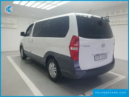 HYUNDAI STAREX 5-SEATER VAN