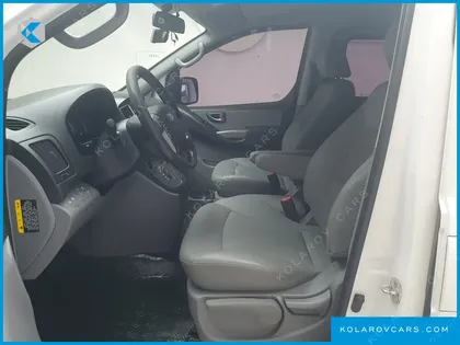 HYUNDAI STAREX 5-SEATER VAN