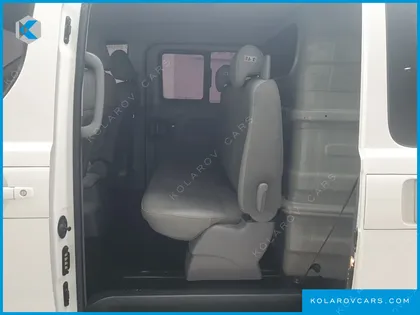 HYUNDAI STAREX 5-SEATER VAN