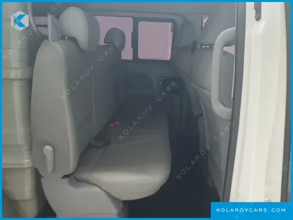 HYUNDAI STAREX 5-SEATER VAN