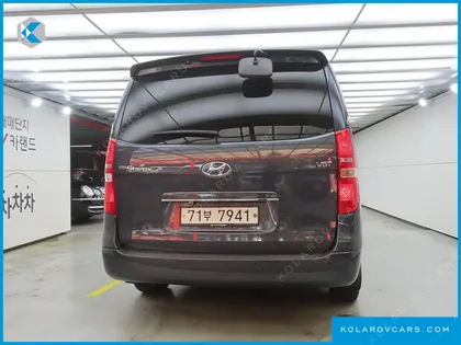 HYUNDAI STAREX 11-SEATER WAGON
