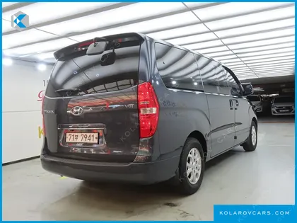 HYUNDAI STAREX 11-SEATER WAGON