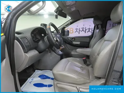 HYUNDAI STAREX 11-SEATER WAGON