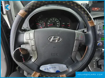 HYUNDAI STAREX 11-SEATER WAGON