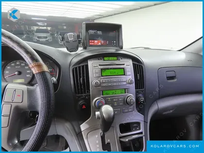HYUNDAI STAREX 11-SEATER WAGON