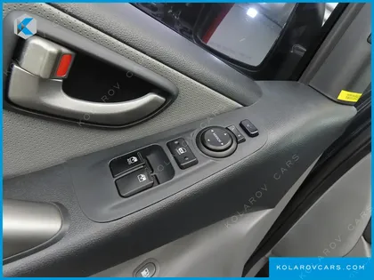 HYUNDAI STAREX 11-SEATER WAGON