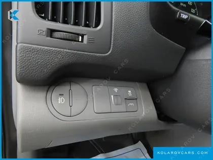 HYUNDAI STAREX 11-SEATER WAGON