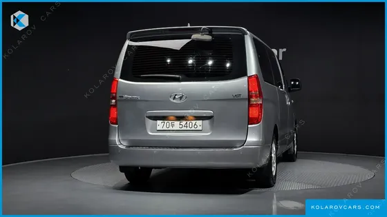 HYUNDAI STAREX 11-SEATER WAGON