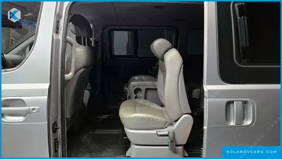 HYUNDAI STAREX 11-SEATER WAGON