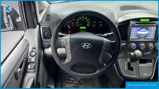 HYUNDAI STAREX 11-SEATER WAGON