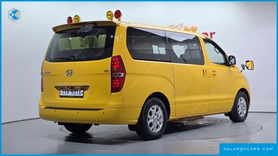 HYUNDAI STAREX GUARD CAR OF CHILDREN