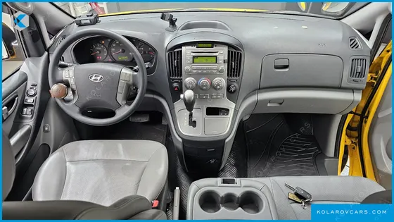 HYUNDAI STAREX GUARD CAR OF CHILDREN