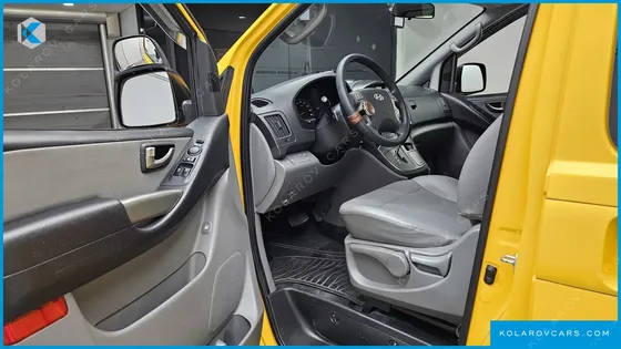 HYUNDAI STAREX GUARD CAR OF CHILDREN