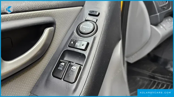 HYUNDAI STAREX GUARD CAR OF CHILDREN