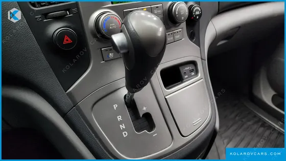 HYUNDAI STAREX 12-SEATER WAGON