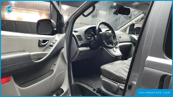 HYUNDAI STAREX 12-SEATER WAGON
