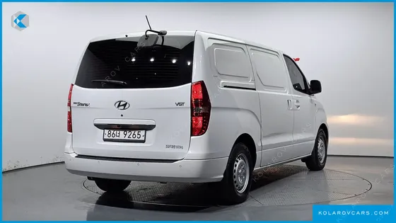 HYUNDAI STAREX 3-SEATER VAN